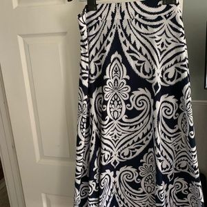 Woman’s navy and white skirt